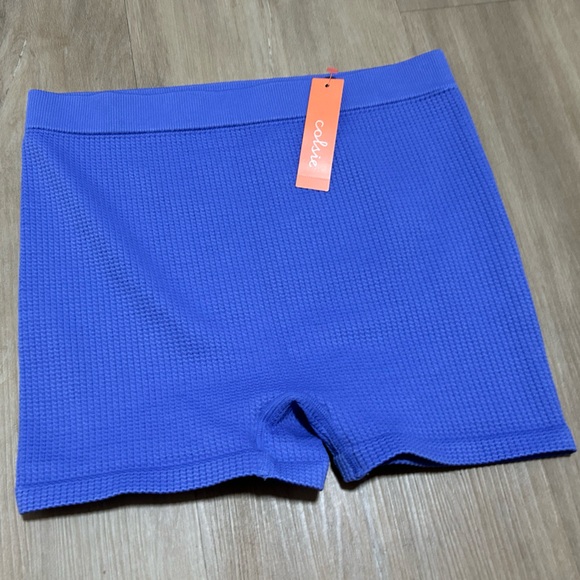 Colsie Seamless Shorts - Picture 2 of 2